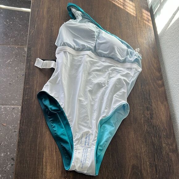 NWT La Blanca Ocean Oasis Shirred One Shoulder One Piece One-Piece - Picture 9 of 13